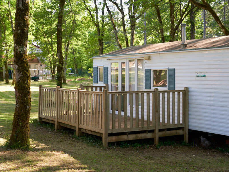 Rent a mobile-home for your stay in camping les paillotes.